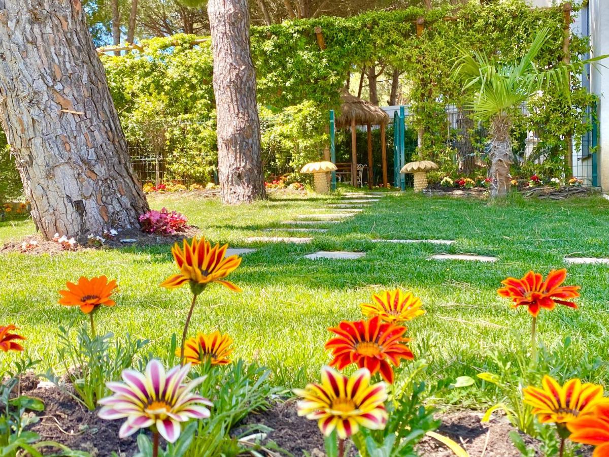 Beach Garden Paradise Durrës Buitenkant foto